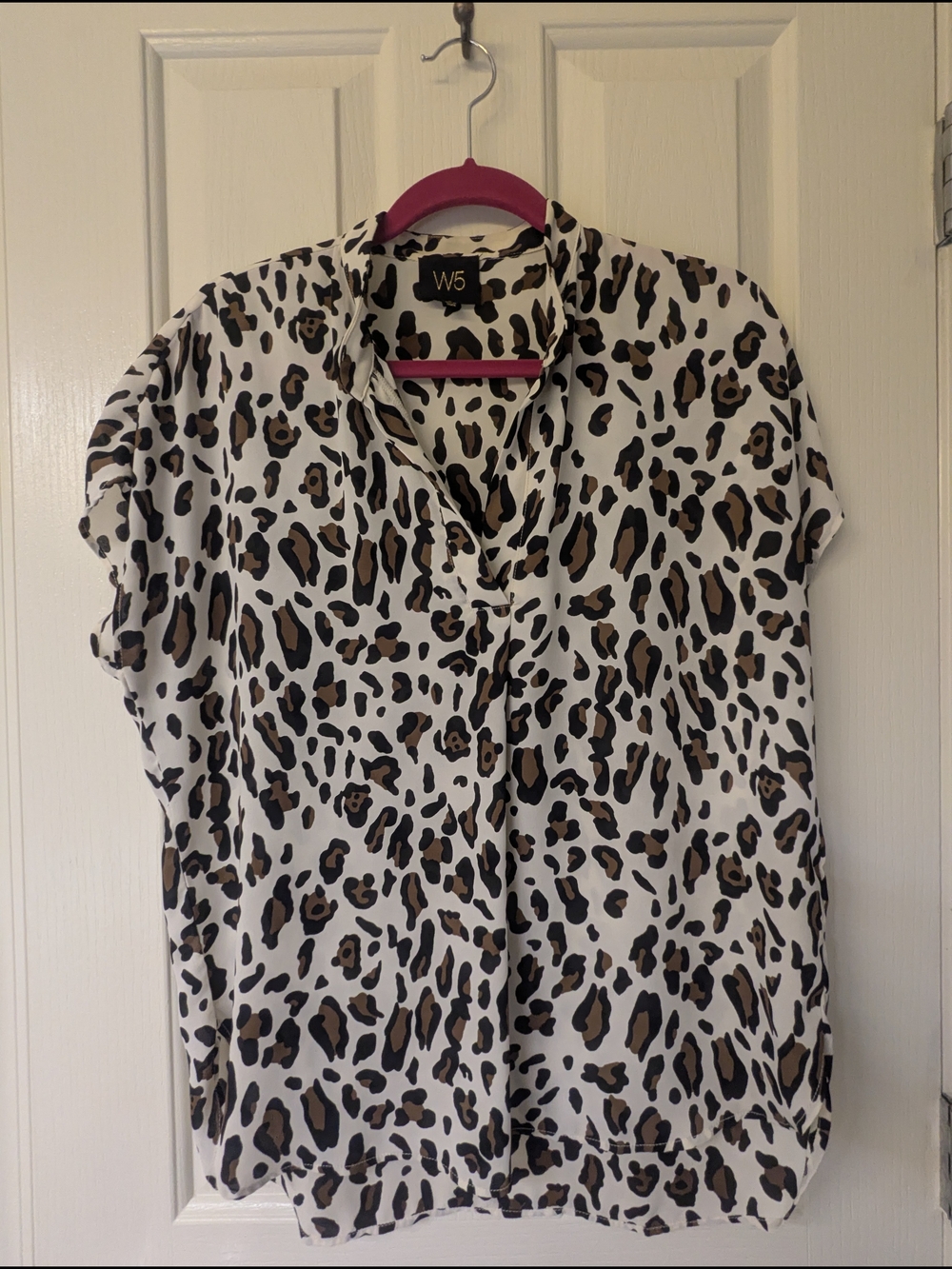 W5 White Leopard Print Split V Neck Short Sleeve Blouse